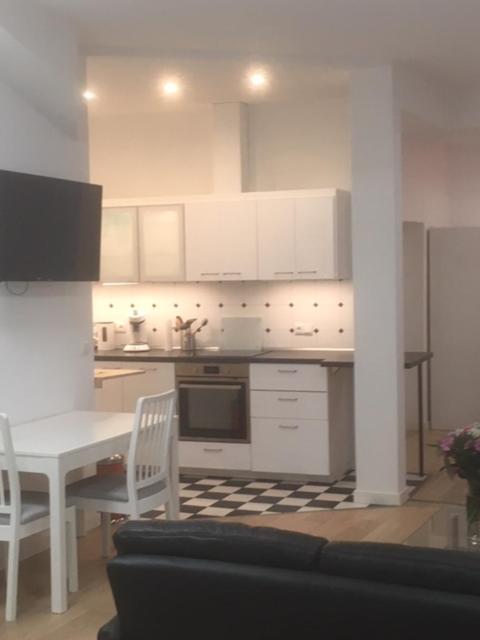 Jugendstilhaus Riverside City Appartements Fuer Urlaub Und Business Бремен Екстериор снимка